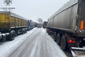 На трасі на автодорозі Одеса-Рені складна ситуація через негоду фото 7