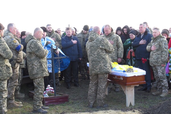 На російсько-українській війні загинув захисник з Одеської області Віктор Ленов фото 9