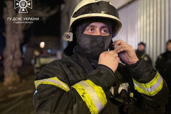 На Молдаванке загорелся двухэтажный дом: его тушили 35 спасателей фото 1