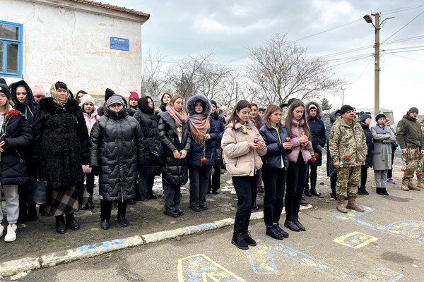 На Одещині відкрили меморіальну дошку на честь загиблого воїна Івана Чумакова фото 3