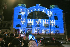 Сотни одесситов вышли полюбоваться световыми картинами на памятниках архитектуры (фото, видео) фото 3