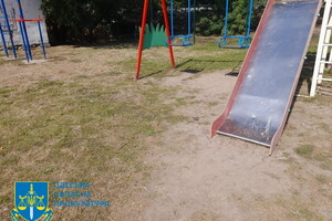 На Одещині судитимуть підрядника, який нажився на ремонті дитячого майданчика фото