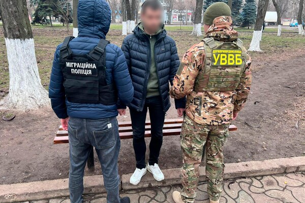 В Одесской области мужчина пытался сбыть наркотики среди военных и попался  фото 2