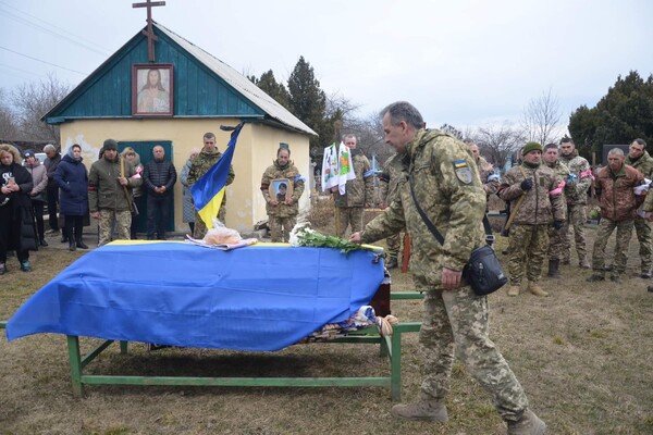 В Одесской области простились с защитником Русланом-Игорем Жосаном фото 10