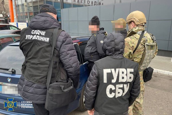 В Одессе мошенник выманивал деньги у родственников погибших военных фото 3