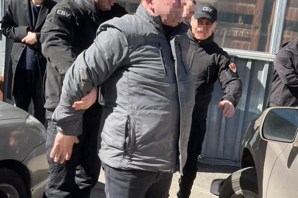 СБУ задержала инспектора Одесской таможни за систематические взятки фото 3