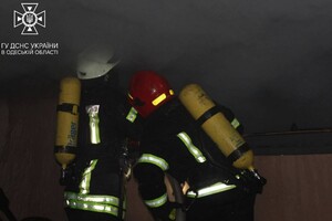 В Одессе горел Украинский театр: пожар тушили 66 спасателей (фото, видео) фото 2