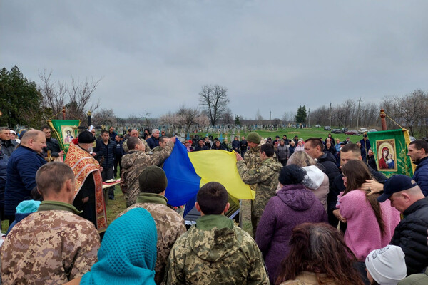 На Одещині попрощалися із загиблим захисником Романом Леонтьєвим фото 3