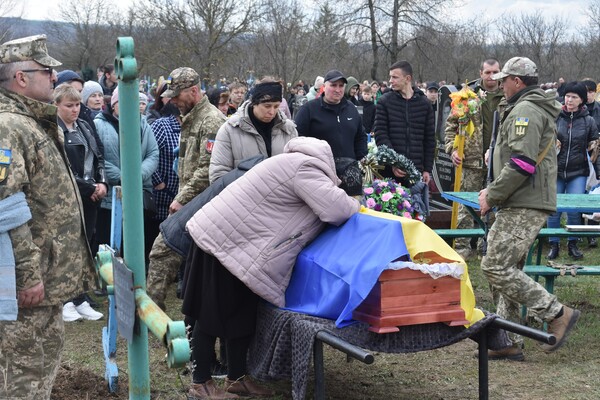 В Одесской области простились со старшим сержантом, погибшим в Донецкой области фото 2