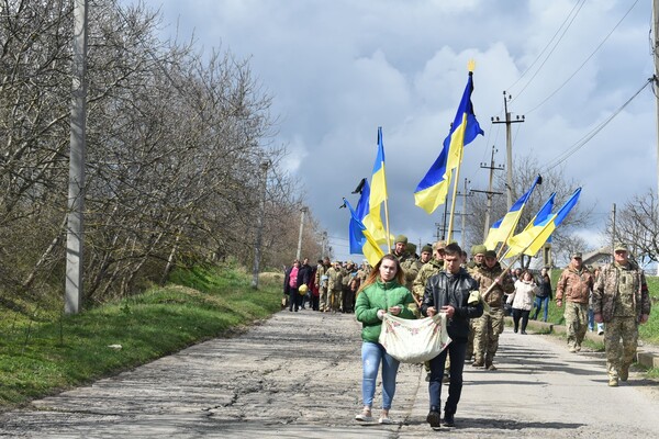 На Одещині попрощалися зі старшим сержантом, який загинув у Донецькій області фото 6