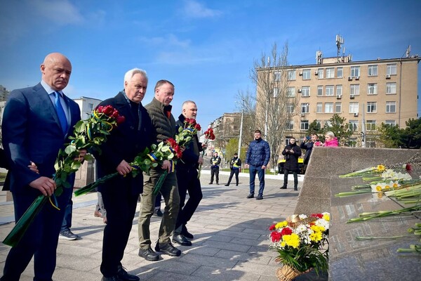 В Одессе отмечают День освобождения от фашистских захватчиков (фото, видео) фото 1