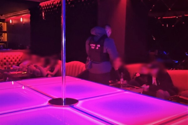 В полиции узнали, что в одесских стриптиз-барах работали проституткифото 1