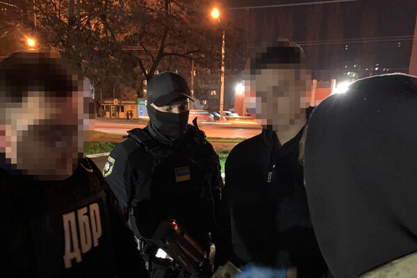 В Одесской области разоблачили правоохранителя, который сбывал оружие криминалитету фото 3