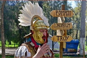 Легионеры и суд над Христом: в Одессе состоялась пасхальная реконструкция фото 3