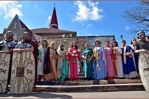 Легионеры и суд над Христом: в Одессе состоялась пасхальная реконструкция фото 6