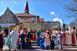Легионеры и суд над Христом: в Одессе состоялась пасхальная реконструкция фото 11