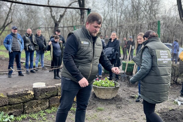 В Одессе высадили саженцы дубов Шевченко в Одессе фото 2