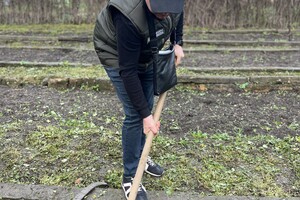 В Одессе высадили саженцы дубов Шевченко в Одессе фото 5