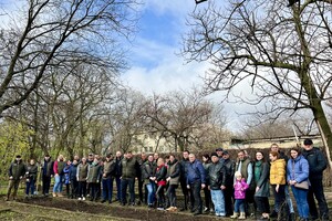 В Одессе высадили саженцы дубов Шевченко в Одессе фото 6