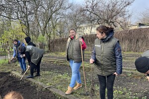 В Одессе высадили саженцы дубов Шевченко в Одессе фото 8