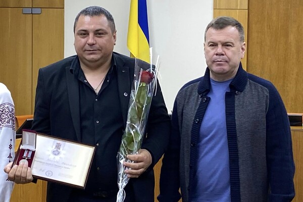 На Одещині вперше нагородили відзнакою Президента &quot;За оборону України&quot; фото 3