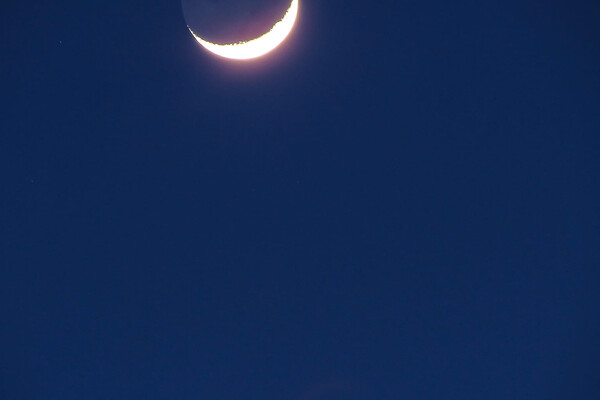 Одесситы наблюдали сближение луны и венеры фото 1