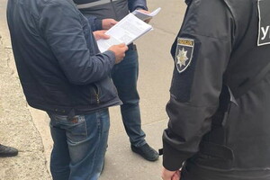Депутата Одесского облсовета и его жену задержали за мошенничество с землей у моря фото 6