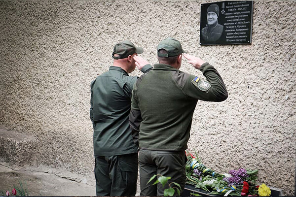 На Одещині відкрили меморіальну дошку загиблому захиснику Маріуполя фото 7