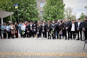 На Одещині відкрили меморіальну дошку загиблому захиснику Маріуполя фото 8