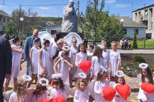 В Одесской области открыли памятник Матери фото