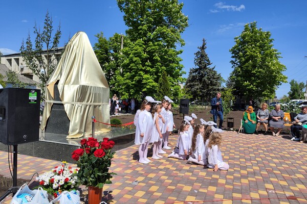 В Одесской области открыли памятник Матери фото 1