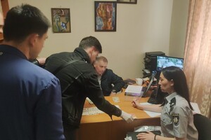 Заведующий мемориалом обороны Одессы попался на взятке за размещение торговых точек фото