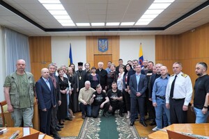 В Одесі "За оборону України" нагородили волонтерів, підприємців та військового фото 1
