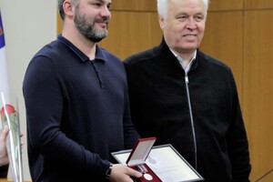 В Одесі "За оборону України" нагородили волонтерів, підприємців та військового фото 6