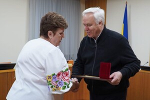 В Одесі "За оборону України" нагородили волонтерів, підприємців та військового фото 11