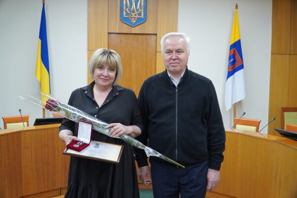 В Одесі "За оборону України" нагородили волонтерів, підприємців та військового фото 13