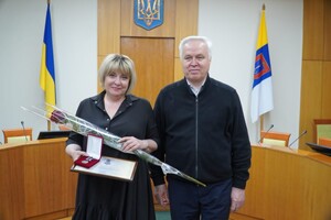 В Одесі "За оборону України" нагородили волонтерів, підприємців та військового фото 13