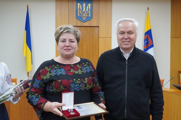 В Одесі "За оборону України" нагородили волонтерів, підприємців та військового фото 18