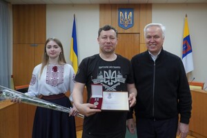 В Одесі "За оборону України" нагородили волонтерів, підприємців та військового фото 19