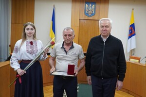 В Одесі "За оборону України" нагородили волонтерів, підприємців та військового фото 22
