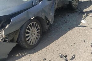 Серьезное ДТП на Колонтаевской: пострадали три человека фото