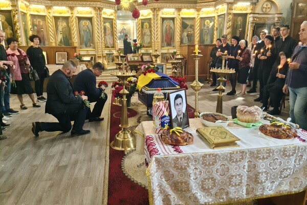 Защищал Украину под Бахмутом: в Одесской области простились с Героем-пограничником фото 2