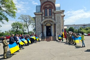Защищал Украину под Бахмутом: в Одесской области простились с Героем-пограничником фото 8