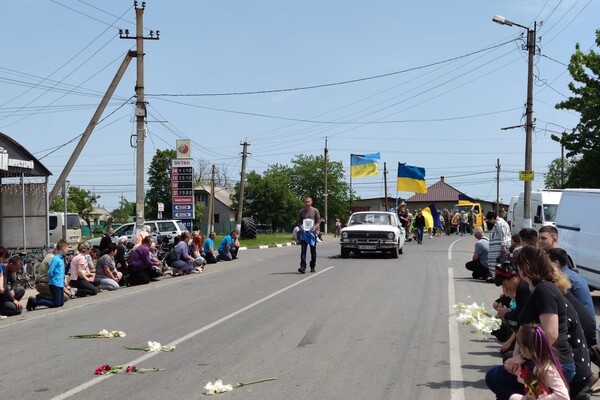 На Одещині попрощалися з бойовим медиком Романом Воробйовим фото 13