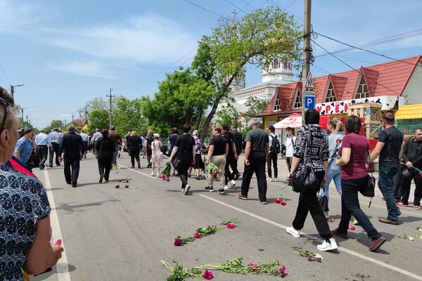 В Одесской области простились с боевым медиком Романом Воробьевым фото 14