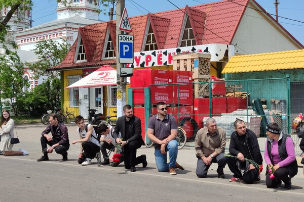 На Одещині попрощалися з бойовим медиком Романом Воробйовим фото 16