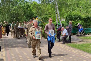 На Одещині попрощалися з бойовим медиком Романом Воробйовим фото 18