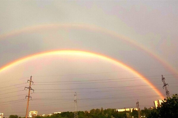 Одесситы наблюдали красочную двойную радугу фото 1