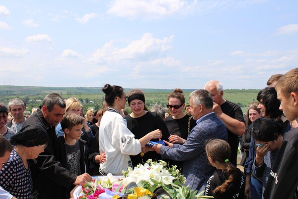 На фронте погиб воин из Одесской области Алексей Комаров фото
