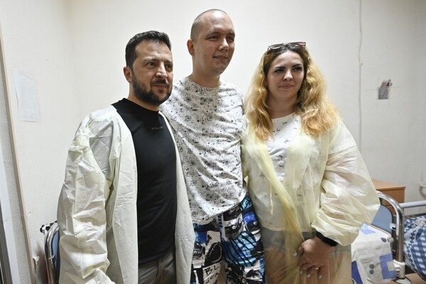 Зеленский в Одессе вручил награды военным и медикам, а также посетил госпиталь  фото 6